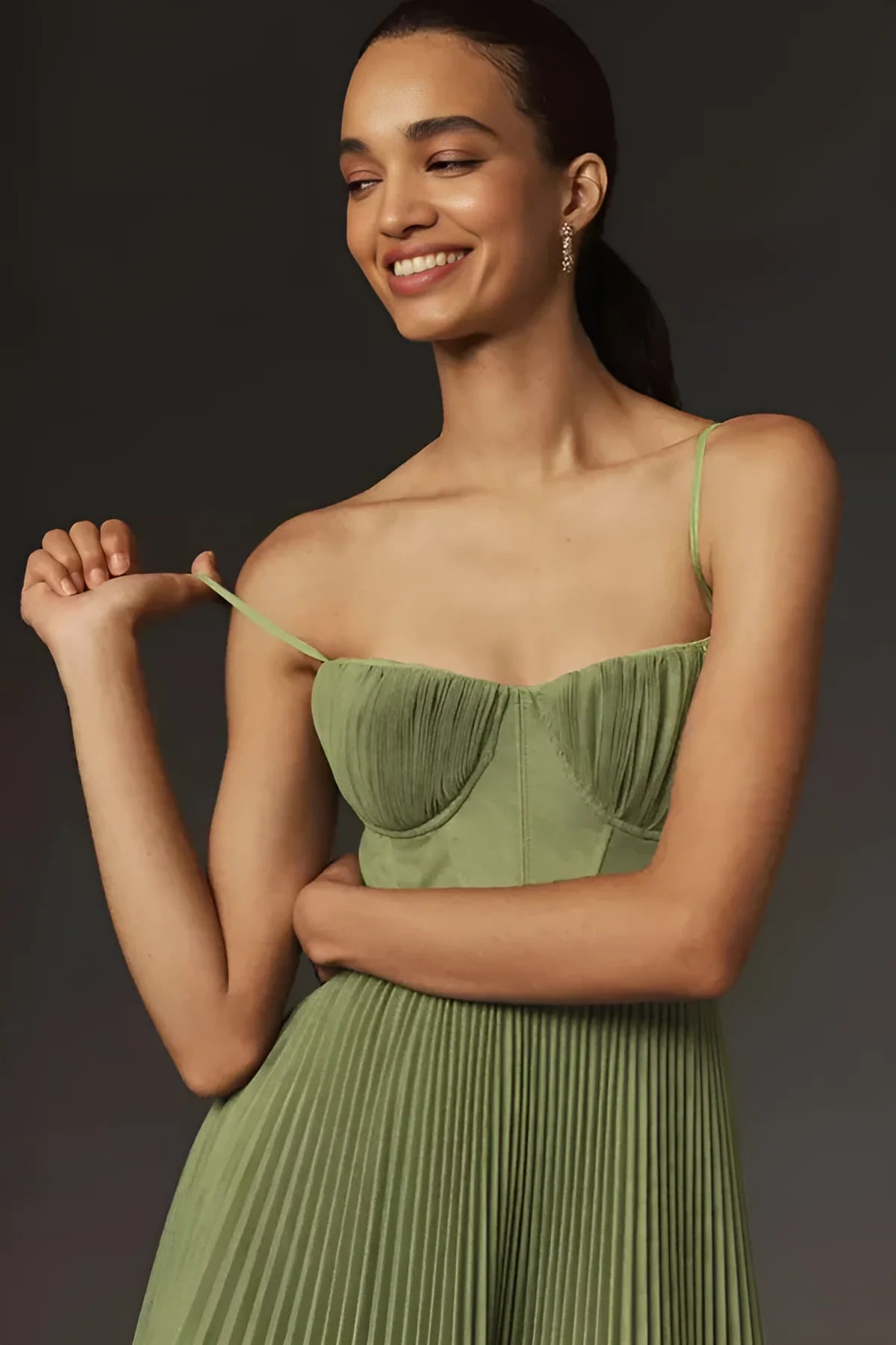 Zahara – Vestido Midi de Tul Plisado con Corset